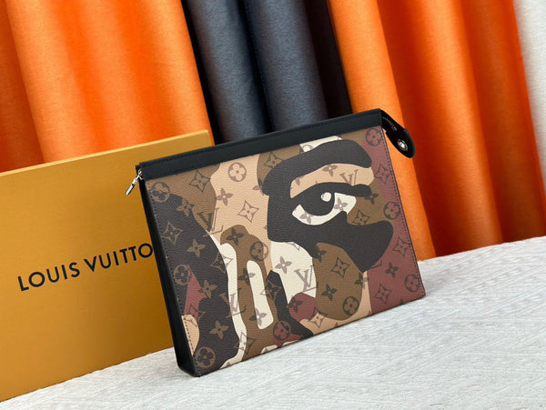 BLACK CLUTCH WITH FACE DESIGN - CLASSIC COLOR SCHEME