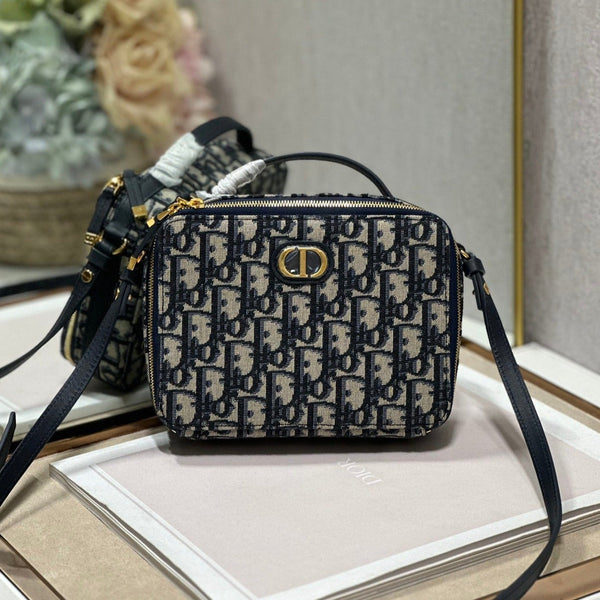 CD CARO 18CM BLUE OBLIQUE EMBROIDERY